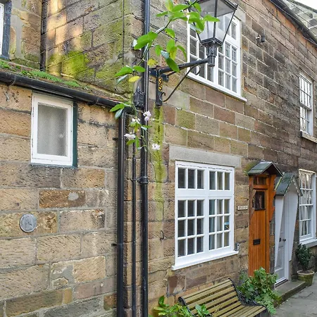 Oakfield * Robin Hood's Bay